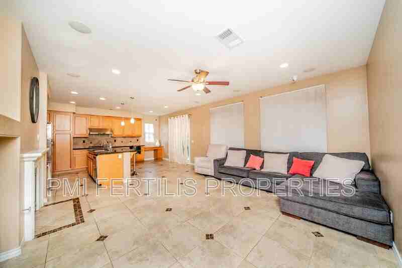 12494 Breeze Ln - Photo 4 of 33