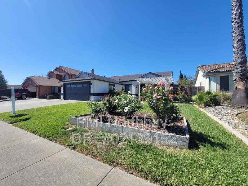 746 Palermo Dr - Photo 2 of 18