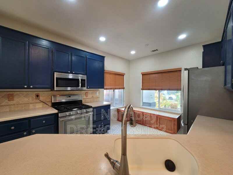 746 Palermo Dr - Photo 5 of 18