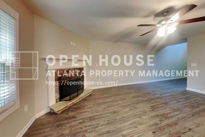 517 Arrowhead Dr - Photo 5 of 20