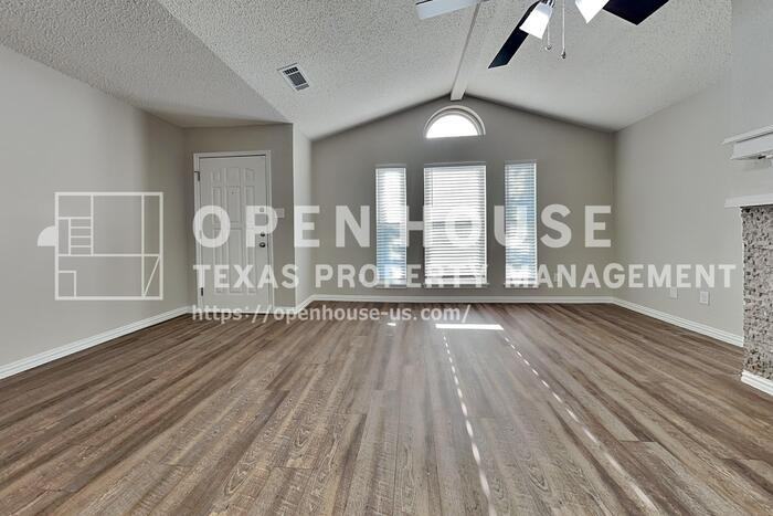 6006 Lavaca Dr - Photo 5 of 20