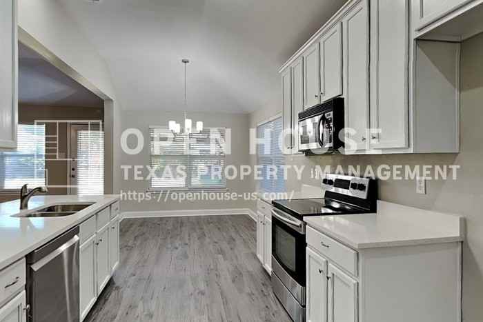4805 Cliburn Dr - Photo 7 of 20
