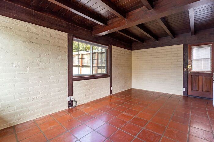 1129 Forest Ave - Photo 5 of 28