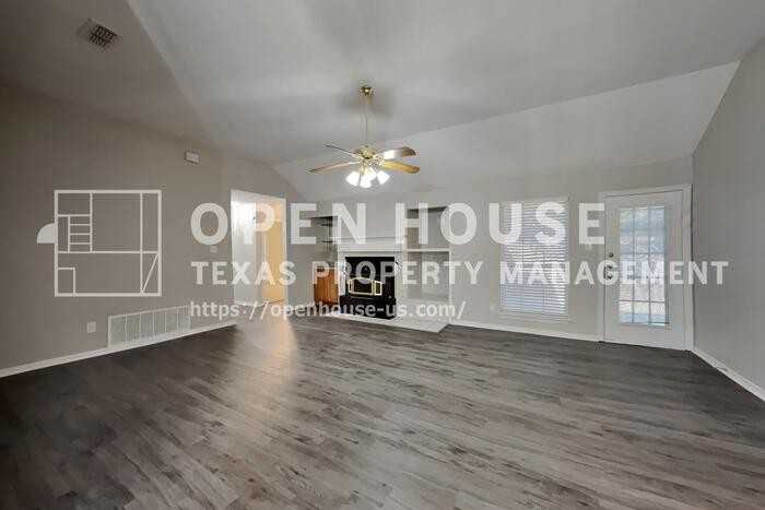 1036 Springhill Dr - Photo 4 of 21