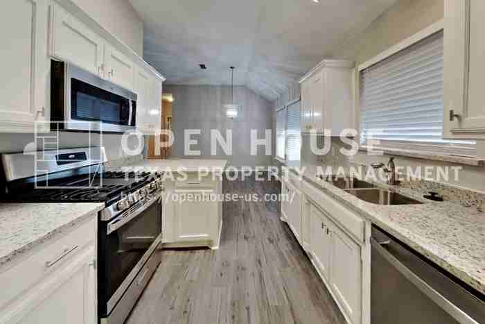 1036 Springhill Dr - Photo 7 of 21