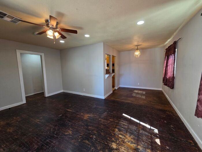 38577 Friendly Ave - Photo 3 of 12