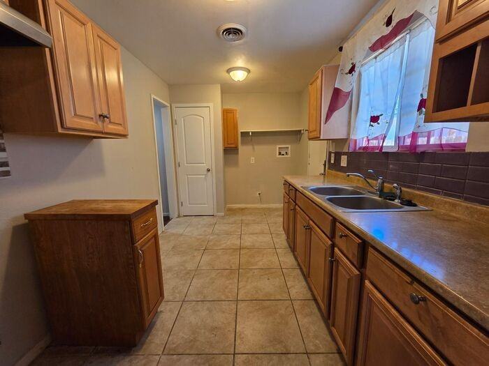 38577 Friendly Ave - Photo 5 of 12