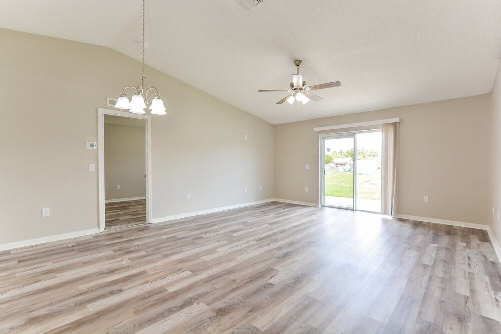204 Mckay Blvd - Photo 4 of 16