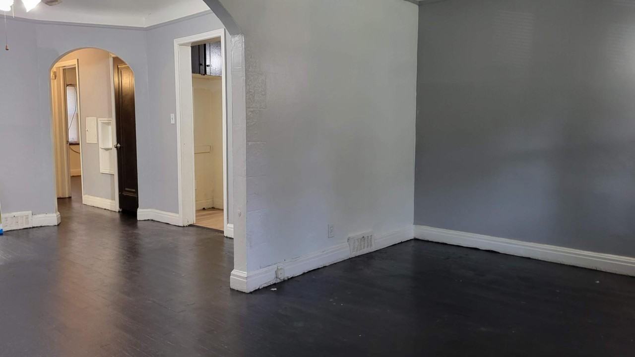 3276 Tyler St - Photo 4 of 10