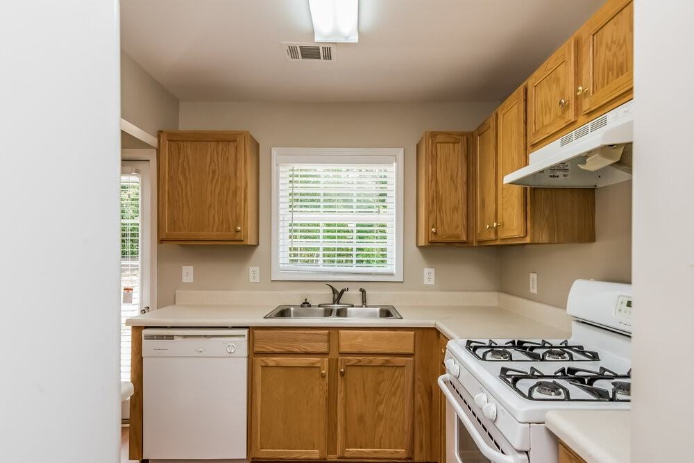 106 Millpond Pkwy - Photo 5 of 17