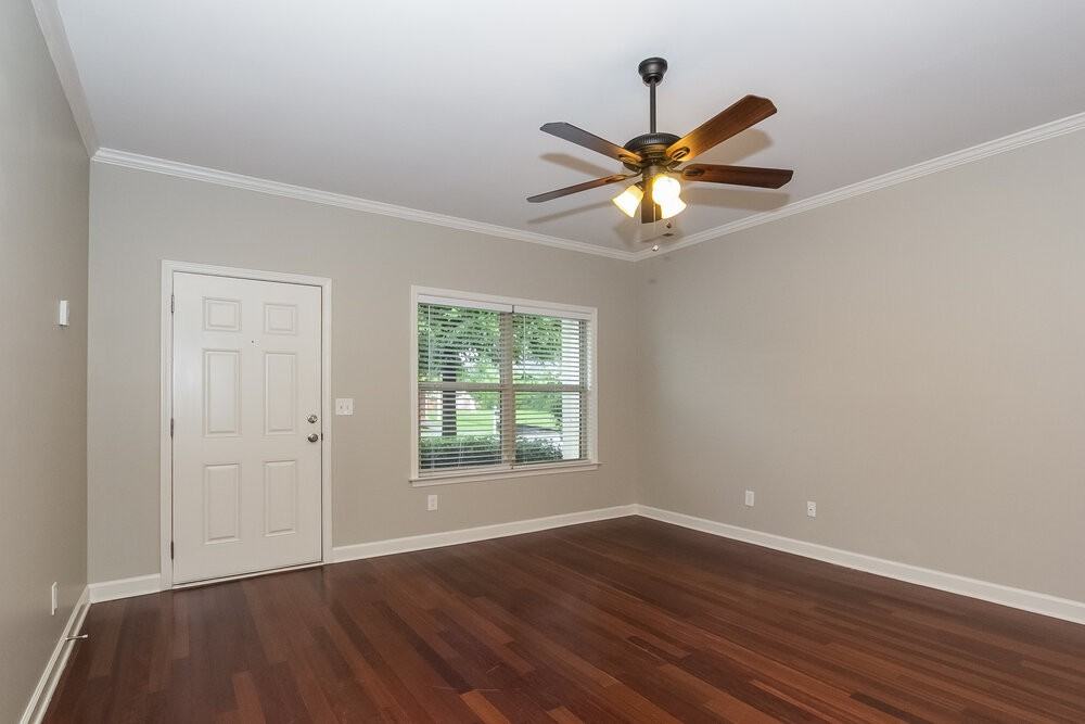 180 Preserve Dr - Photo 3 of 14