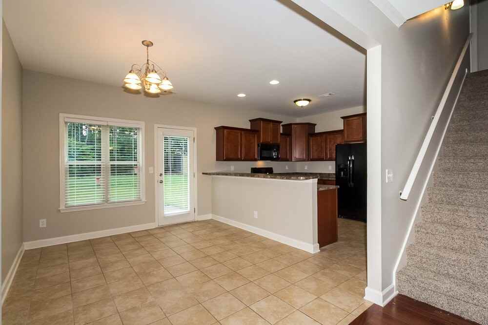 180 Preserve Dr - Photo 5 of 14