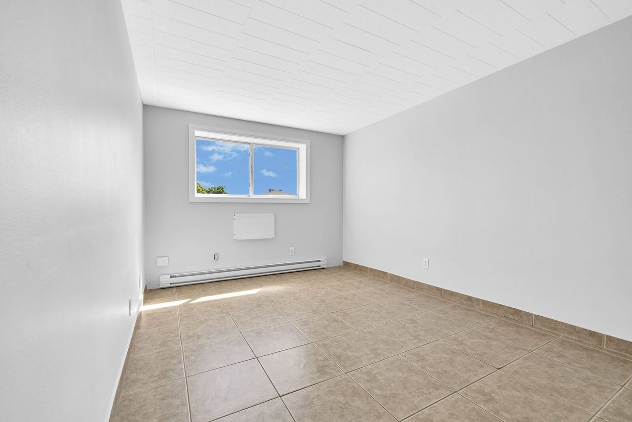 833 Pillette Road #3 - Photo 4 of 11