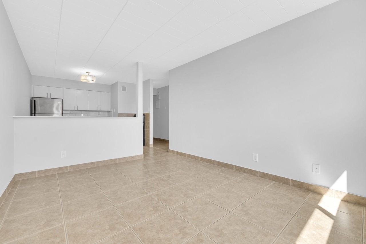 833 Pillette Road #33 - Photo 6 of 9