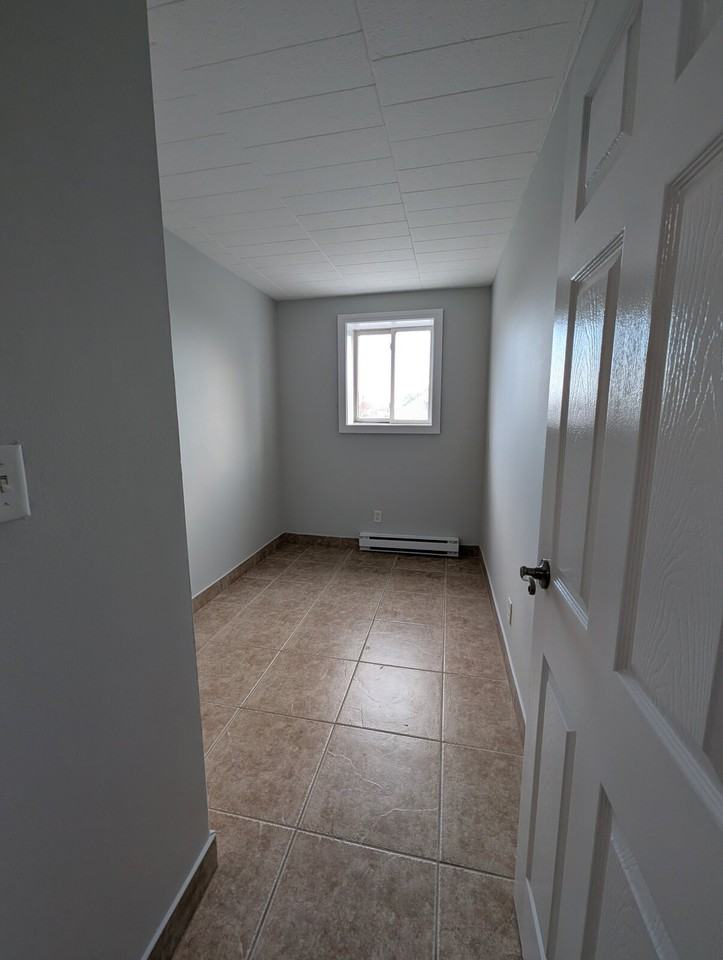 833 Pillette Road #36 - Photo 6 of 11