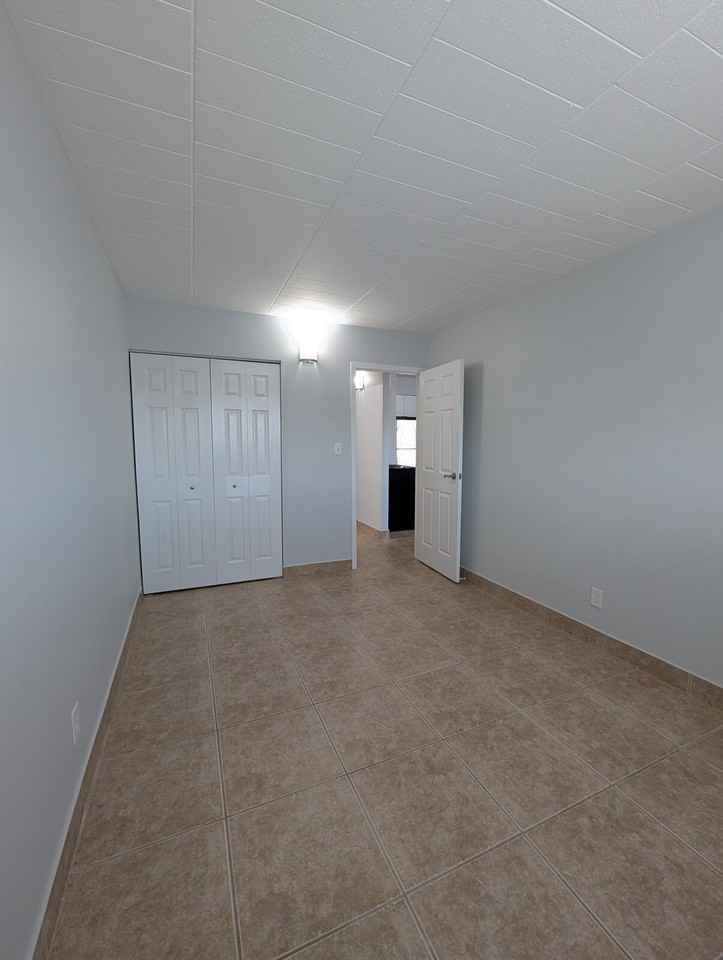 833 Pillette Road #36 - Photo 7 of 11