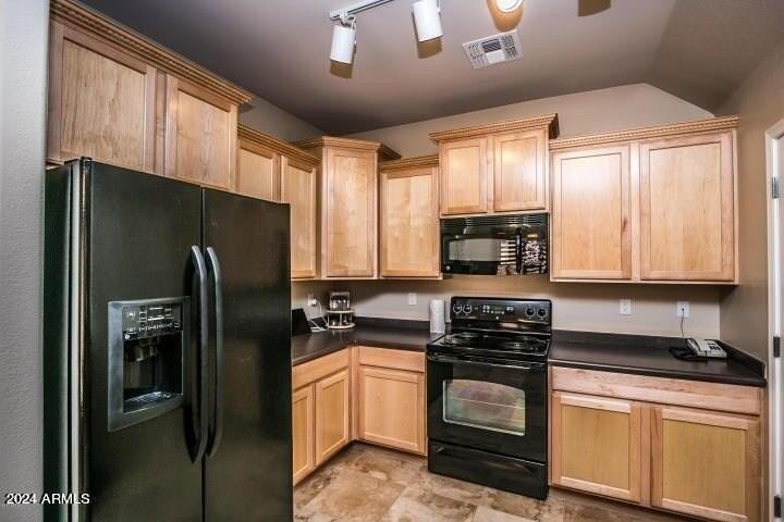 4374 E Sack Dr - Photo 6 of 9