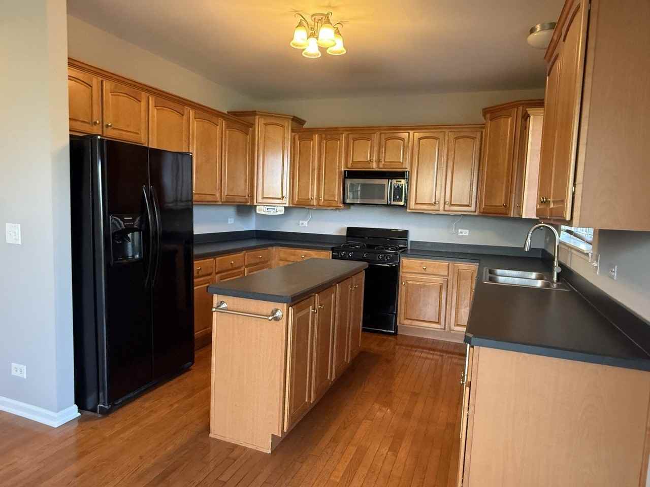 2320 Hudson Cir - Photo 5 of 36