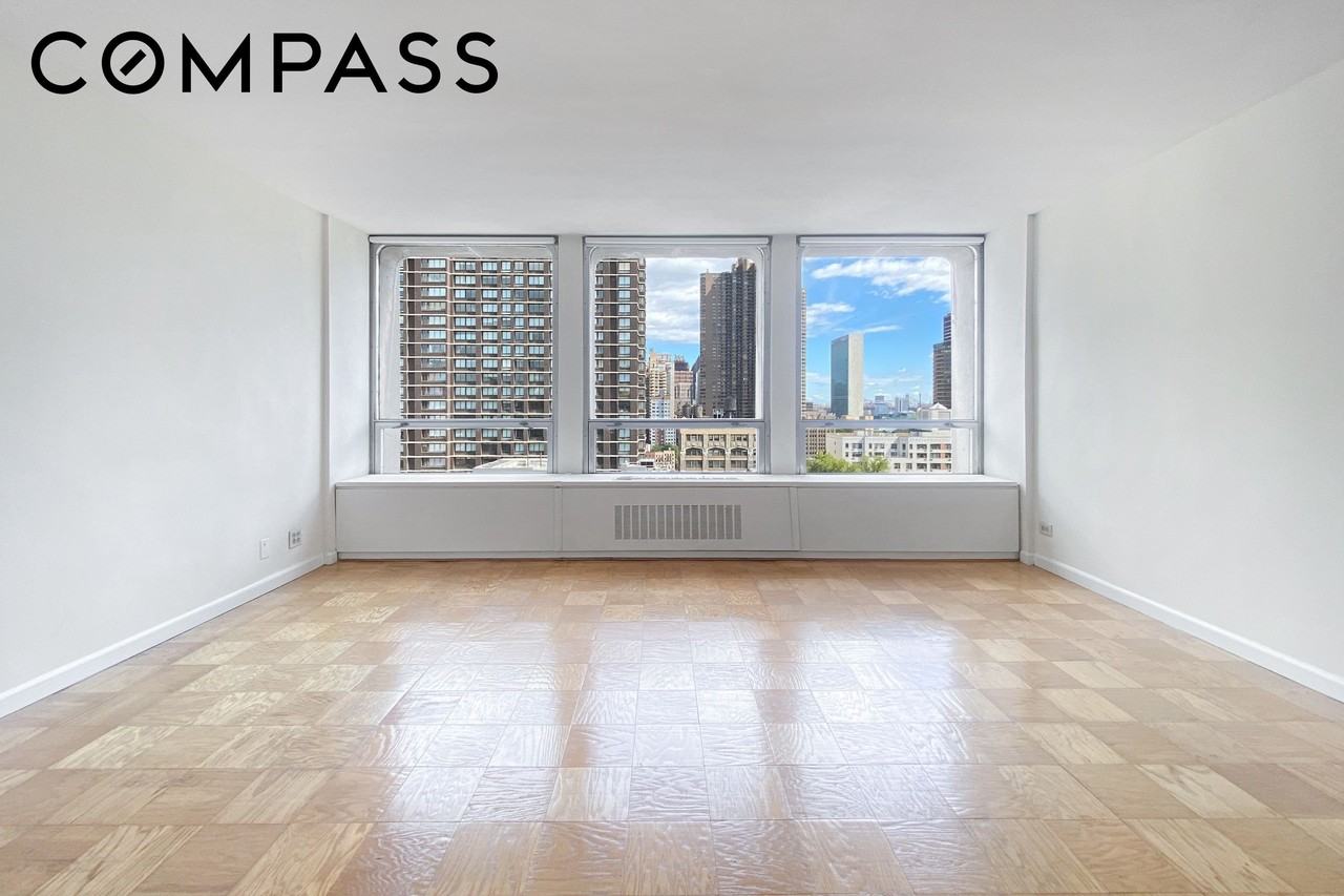 300 E 33rd St #18H