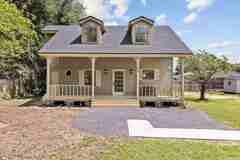 708 Patrick Dr - Photo 1 of 1