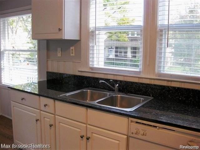 287 Oakland Ave - Photo 5 of 12