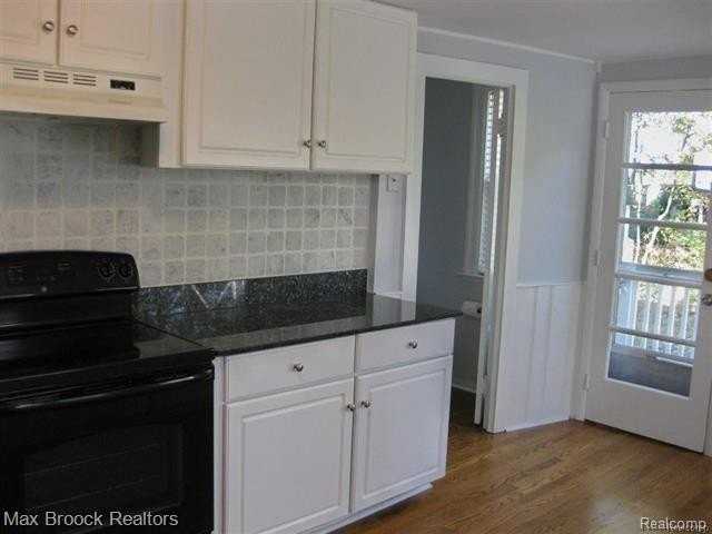 287 Oakland Ave - Photo 7 of 12