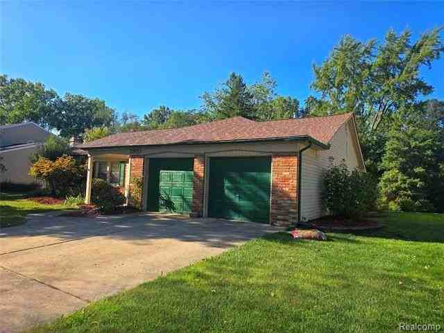2951 Hill Dr - Photo 3 of 39