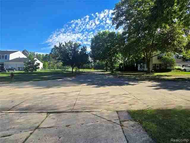 2951 Hill Dr - Photo 4 of 39
