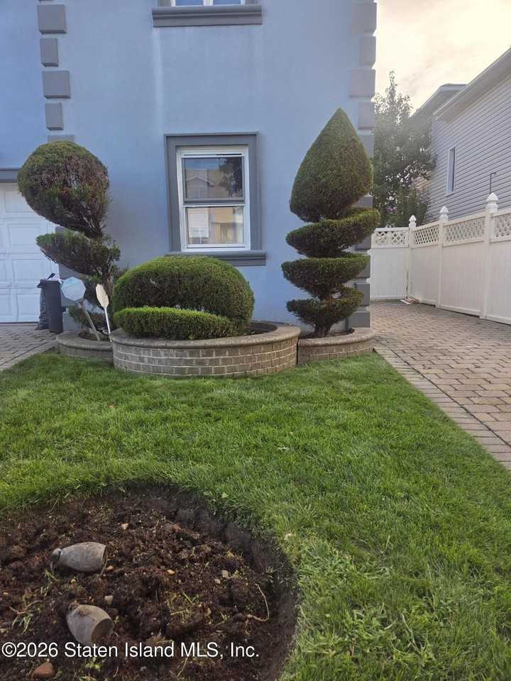 32 Furness Pl #1 - Photo 2 of 3