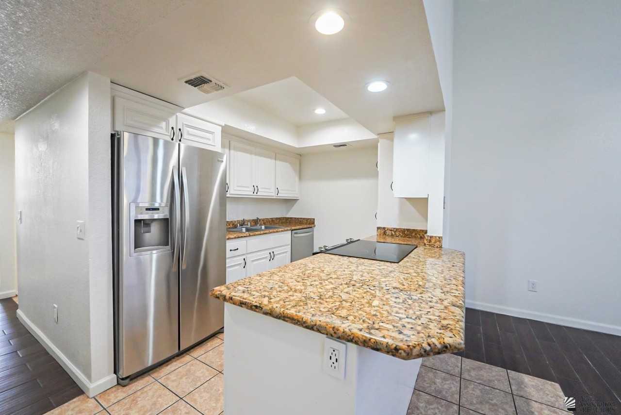 2155 S 14th Ave #45 - Photo 4 of 33