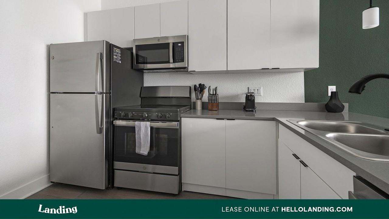1586 Hooker Street - Photo 4 of 50