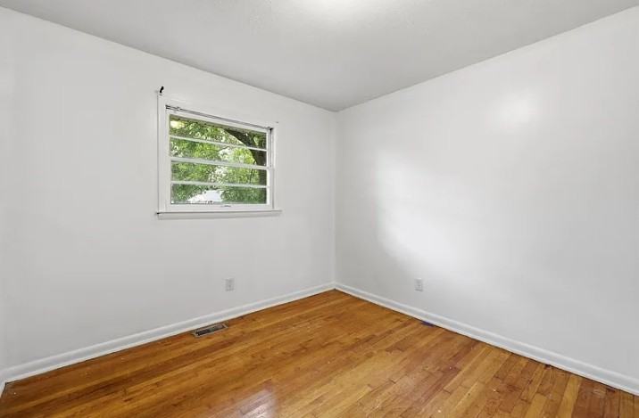 344 Larkwood Drive - Photo 7 of 14