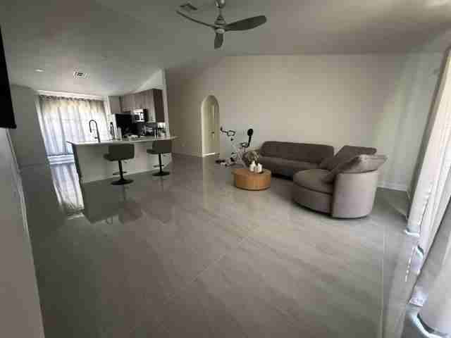 718 Reflections Dr - Photo 5 of 16