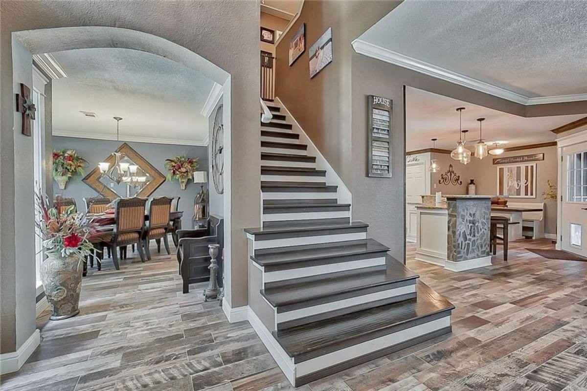 5829 Sycamore Bend Ln - Photo 3 of 10