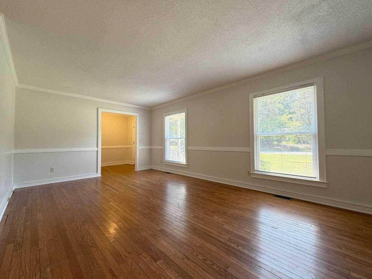 121 Westview Dr - Photo 5 of 5