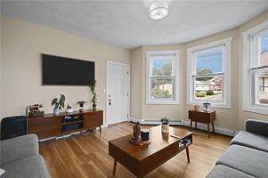 featured image of 81 Ledge St ##2