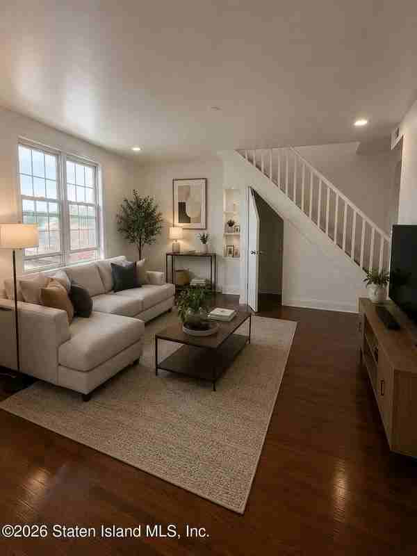 318 Broadway ##1 - Photo 2 of 6