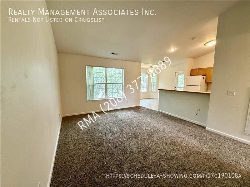 10054 W Garverdale Ln #202 - Photo 3 of 13