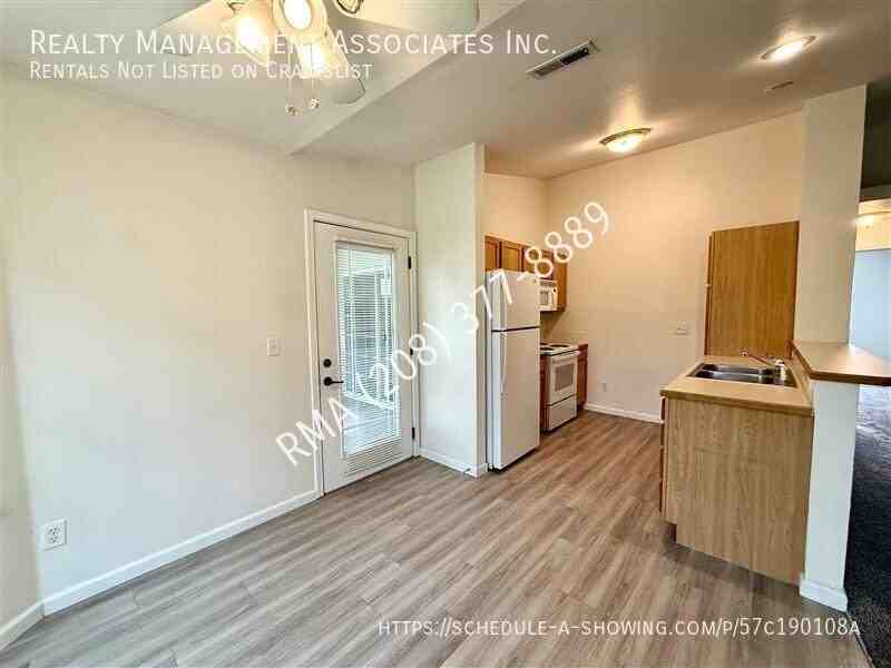 10054 W Garverdale Ln #202 - Photo 6 of 13