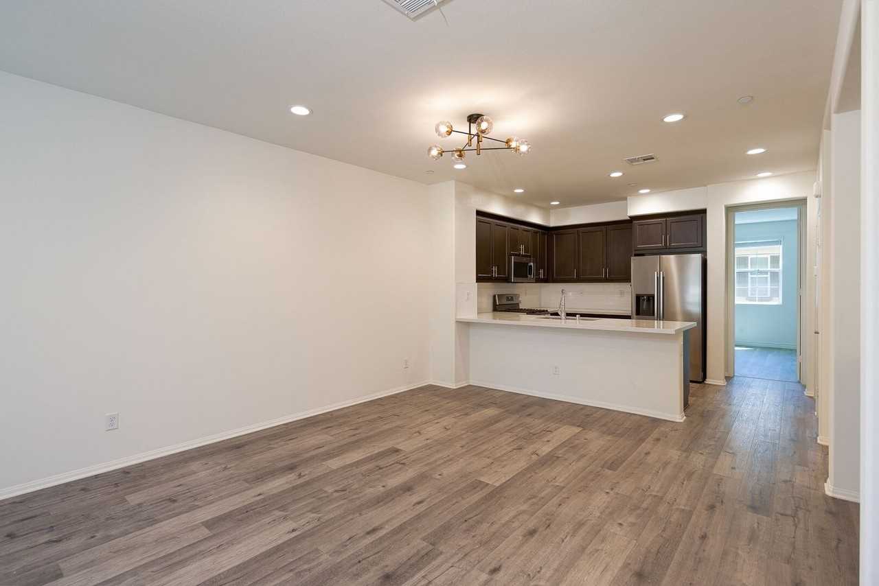 413 Castiano St - Photo 6 of 26