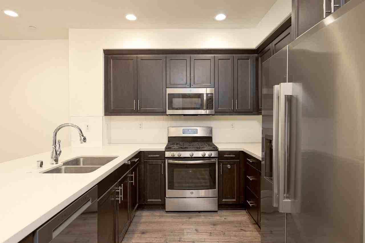 413 Castiano St - Photo 7 of 26