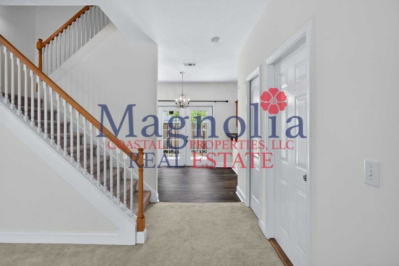 255 Cypress Pointe Dr - Photo 6 of 32