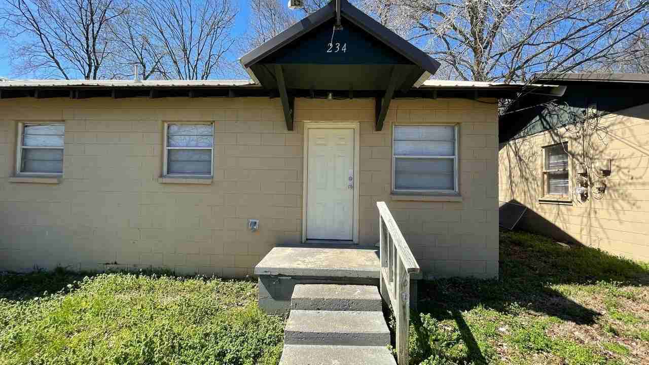 234 1/2 Wilson Ave - Photo 2 of 9