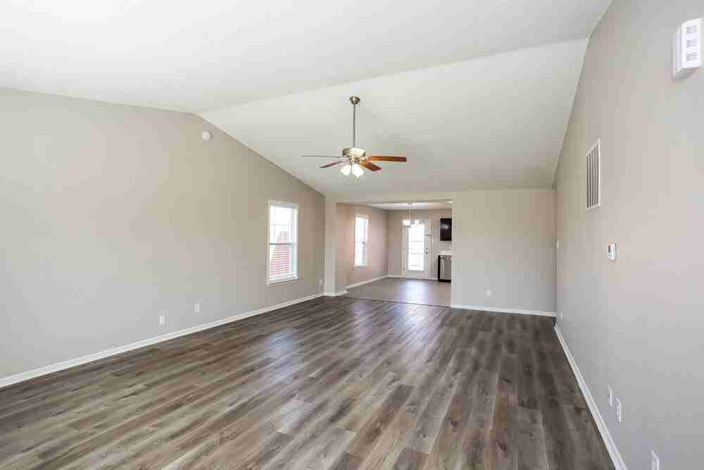 600 Streamside Dr - Photo 4 of 15