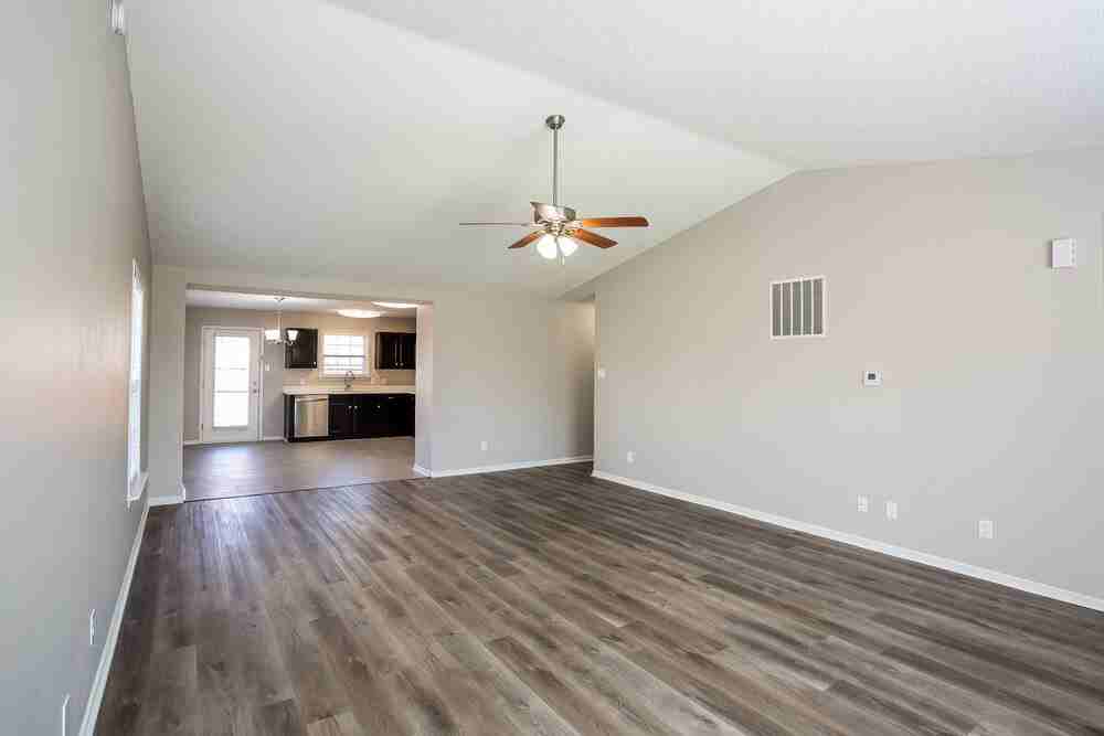 600 Streamside Dr - Photo 5 of 15