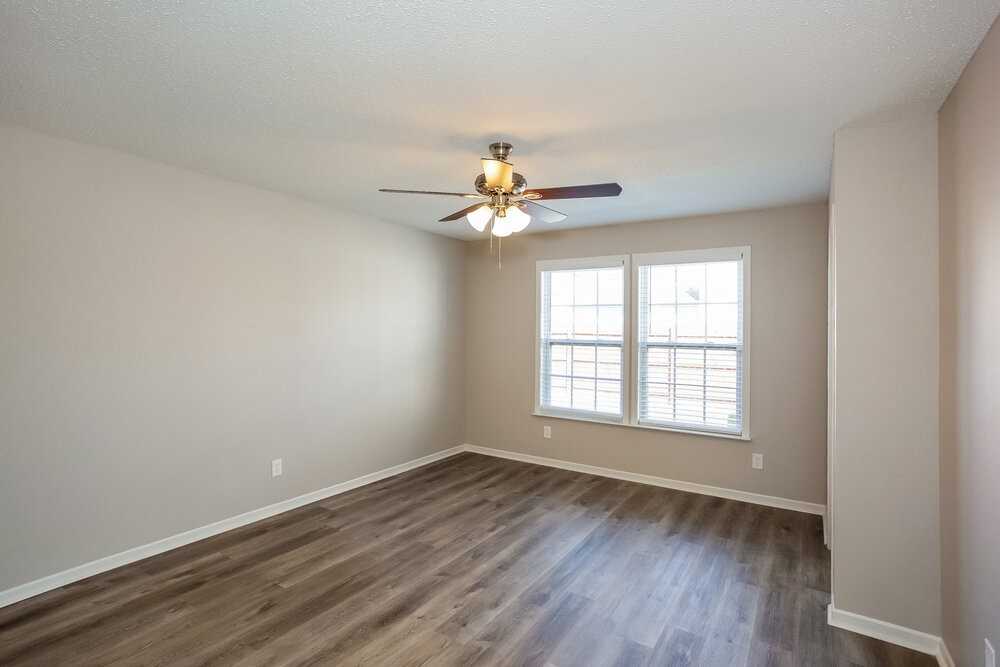 600 Streamside Dr - Photo 7 of 15
