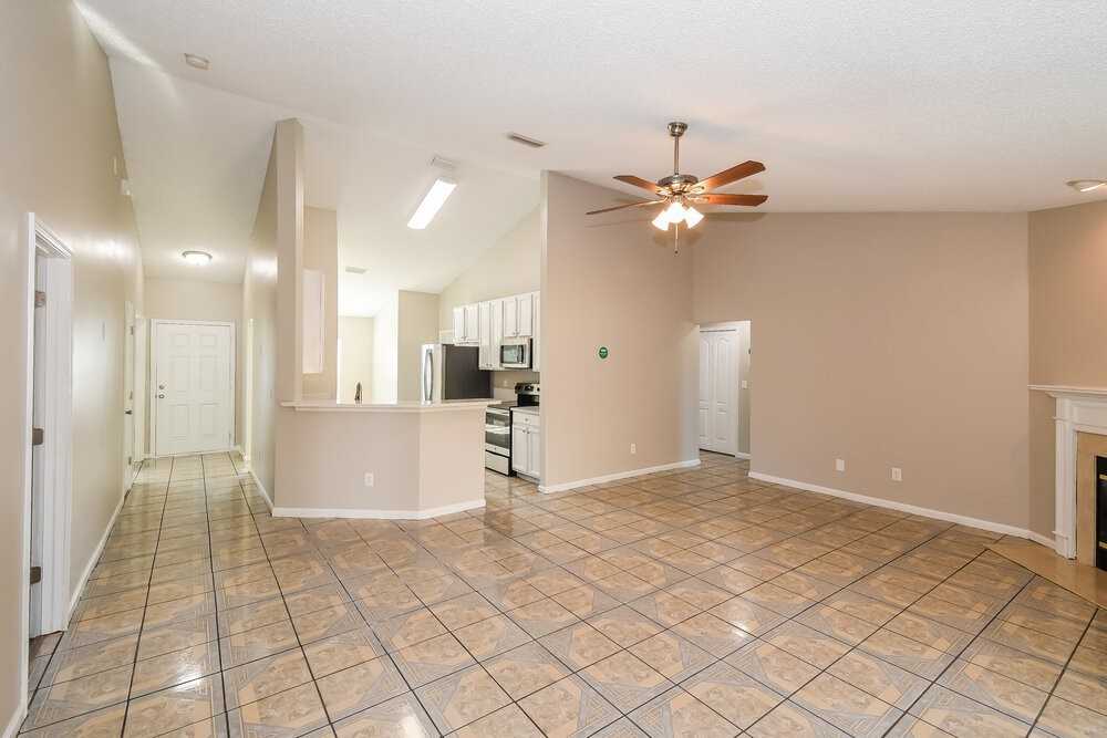 6709 Gentle Oaks Dr N - Photo 4 of 16