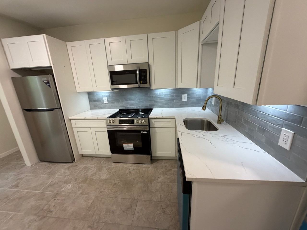 452 S 13th St #2 - Photo 4 of 12