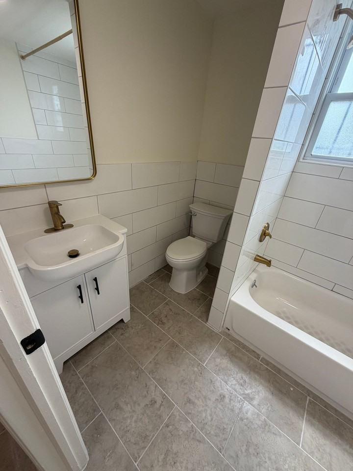 452 S 13th St #2 - Photo 7 of 12