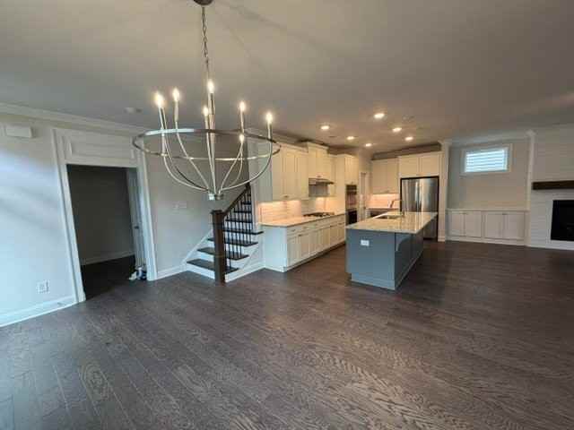 570 Turlington Pl - Photo 5 of 50